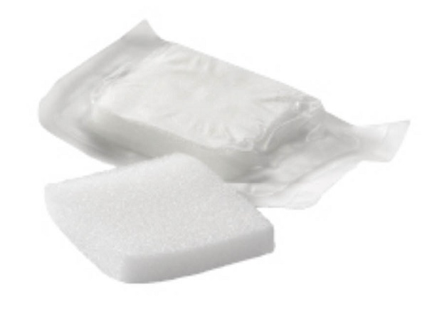 MEDICAZIONE IN COMPRESSE DI POLIURETANO ESPANSO FORMATO DA RETICOLI CELLULARI A NIDO D'APE 10PZ 5X5X1CM STERILE - Farmaunclick.it