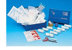 CASSETTA PRONTO SOCCORSO CARAVAN, PER L'AUTOMOBILE, IL CAMION E TUTTI GLI AUTOMEZZI. OBBLIGATORIA IN MOLTE NAZIONI EUROPEE CON CONTENUTO CONFORME ALLA NORMATIVA DIN 13164/B - Farmaunclick.it