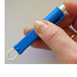PINZETTA TOGLI ZECCHE IN PLASTICA BLISTER SINGOLO - Farmaunclick.it